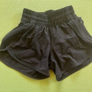 Lululemon size 0 Tracker Low Rise shorts
